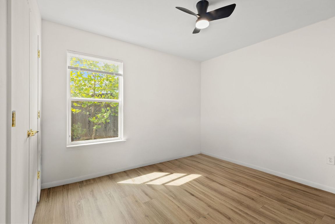 6110 Devonshire Cove Austin, TX 78723 - Photo 16 of 31 an empty room with a window