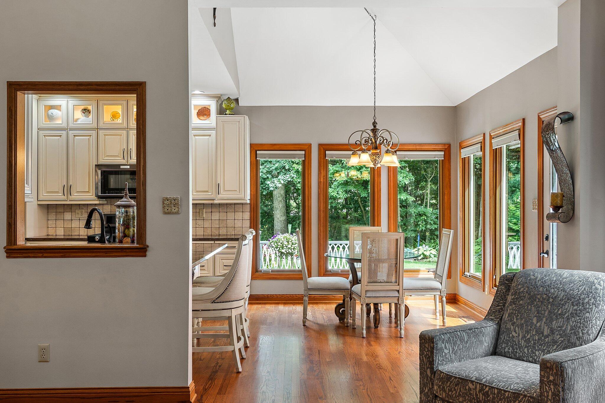 9064 North Deer Field Lane Demotte, IN 46310 - Photo 12 of 42 2048x1365