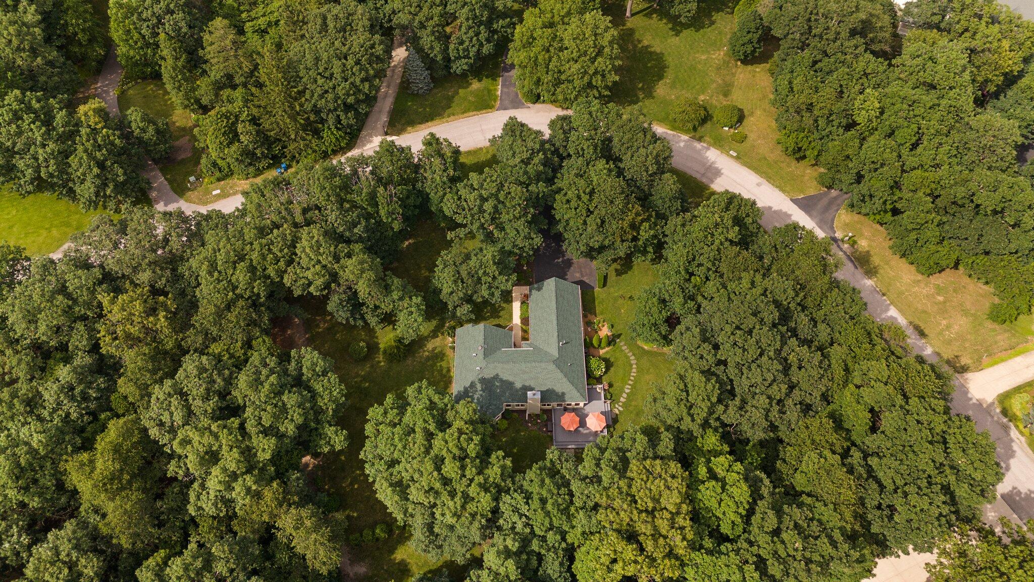 9064 North Deer Field Lane Demotte, IN 46310 - Photo 2 of 42 2048x1152