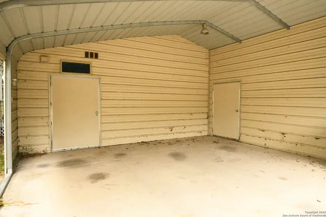 $279,000 | 711 East Lott Street, Beeville, TX 78102