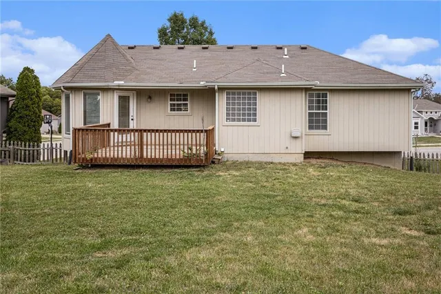$289,990 | 1710 Clear Creek Drive, Kearney, MO 64060