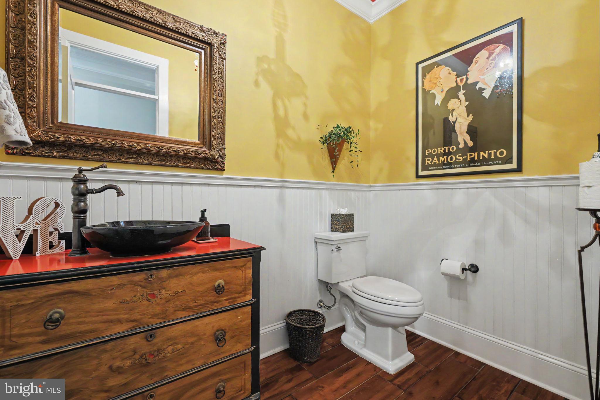 16081 Purcellville Road Purcellville, VA 20132 - Photo 42 of 117 Powder Room