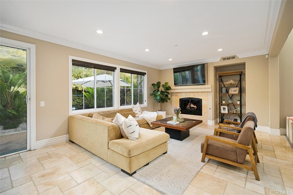 32732 Camaron Dana Point, CA 92629 - Photo 8 of 25