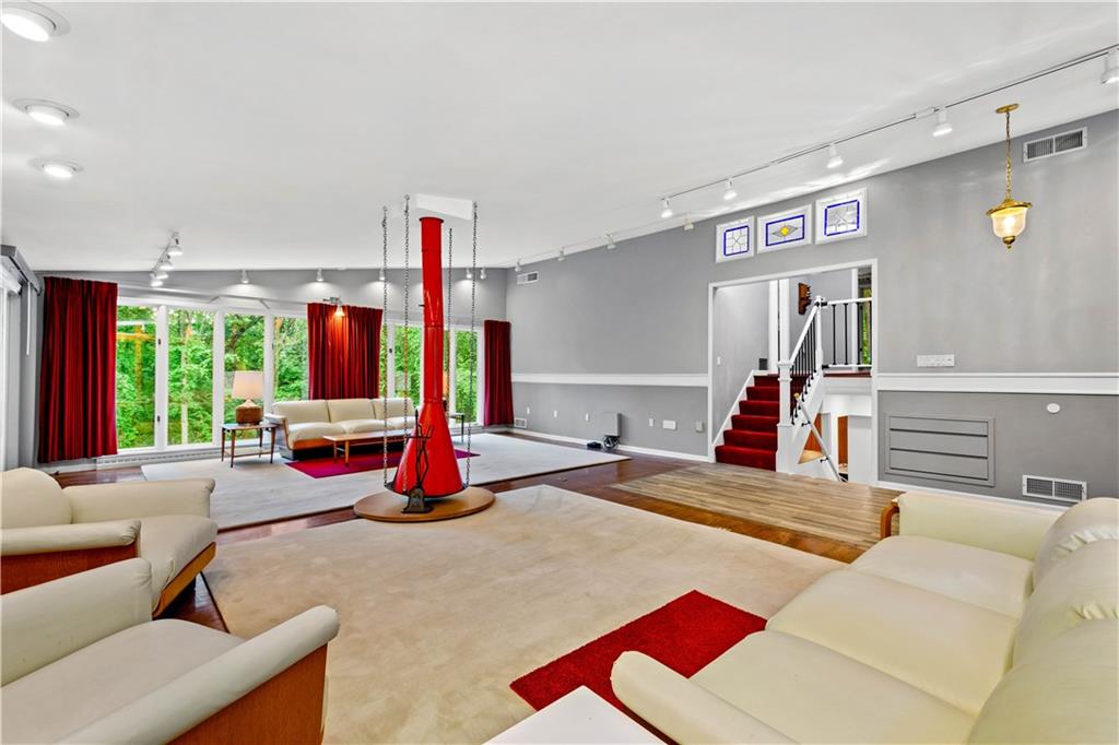 101 Hidden Ridge Pittsburgh, PA 15238 - Photo 7 of 25 Gallery Image 7
