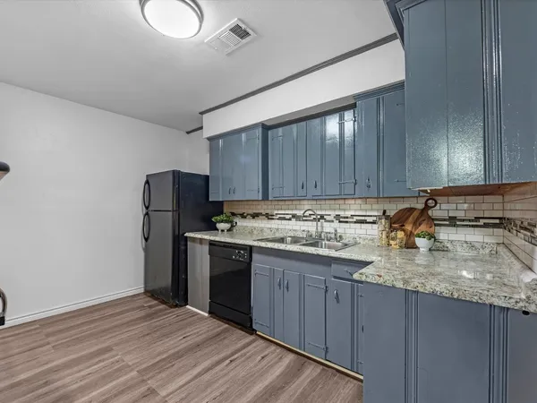 $2,450 | 7938 Hammerly Boulevard, Houston, TX 77055