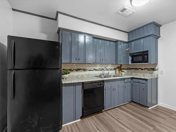 $2,450 | 7938 Hammerly Boulevard, Houston, TX 77055