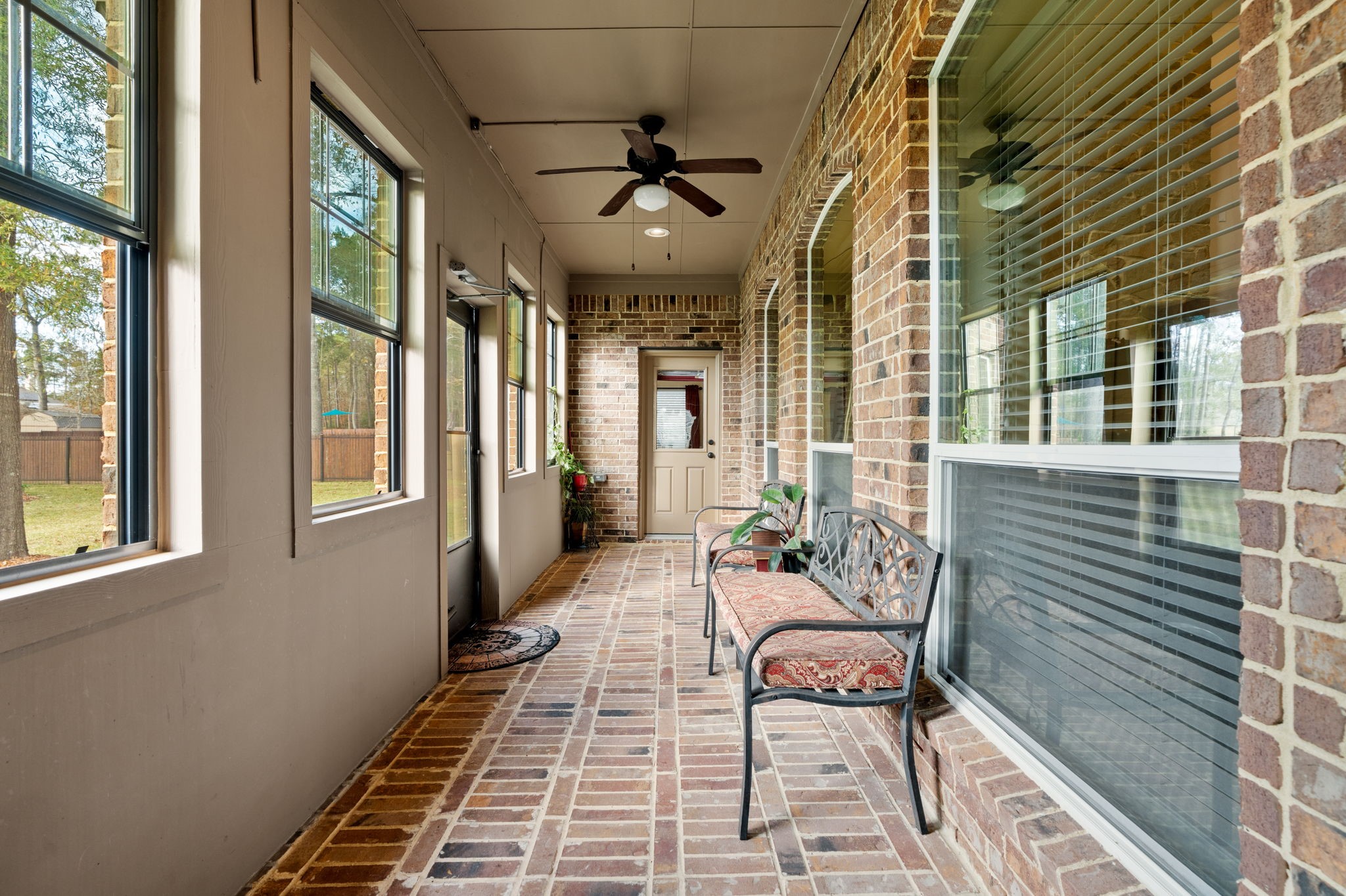 28503 Riverside Crest Lane Houston, TX 77336 - Photo 39 of 50 Relax and jenjoy peaceful mornings and evenings in this screened back porch with no mosquitos! 22' x 7'