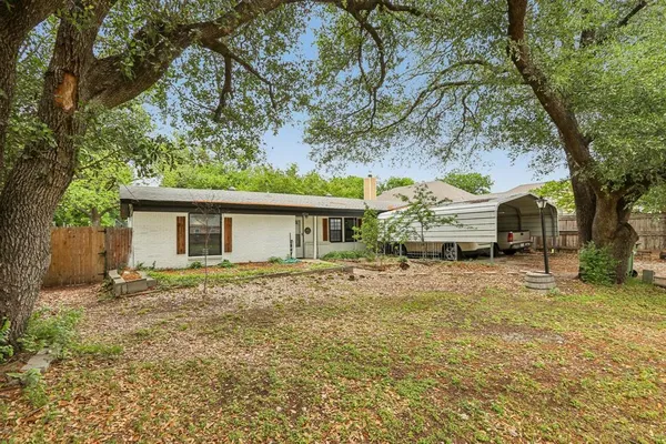 $250,000 | 426 West Lake Street, Krum, TX 76249