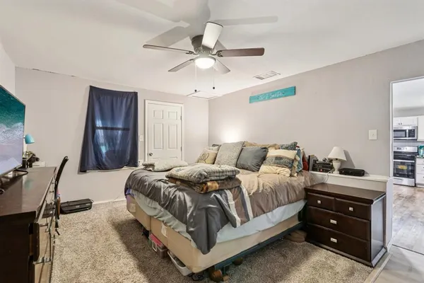 $250,000 | 426 West Lake Street, Krum, TX 76249