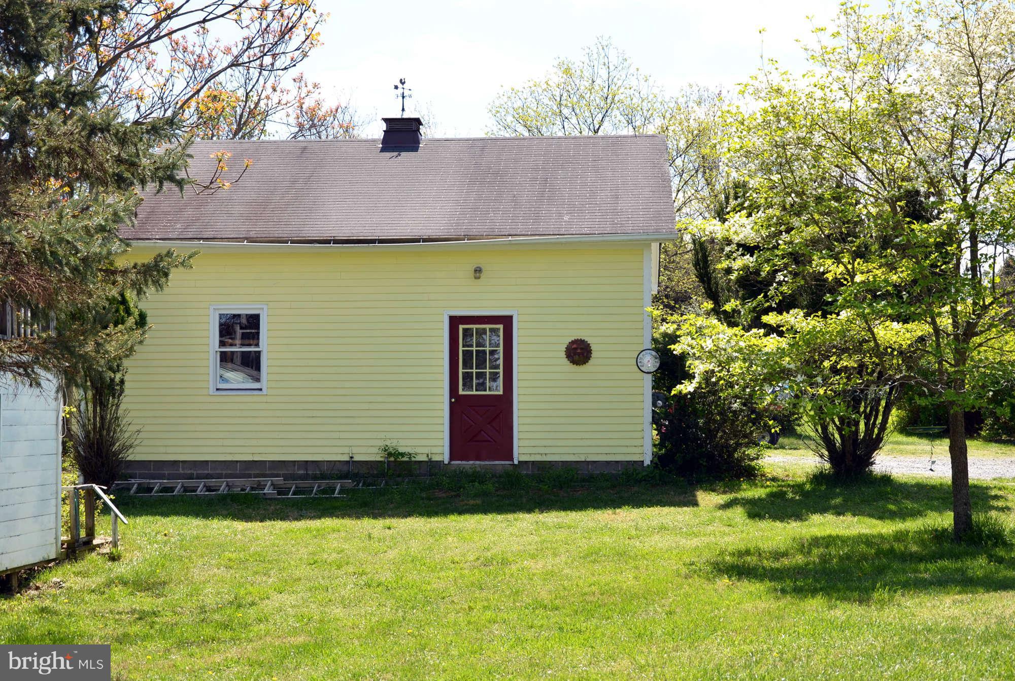 11308 Russell Road Purcellville, VA 20132 - Photo 9 of 14 Exterior (General)