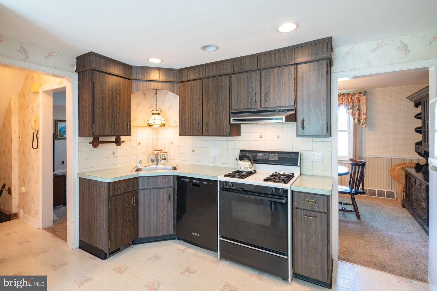 629 Dutton Circle Springfield, PA 19064 - Photo 12 of 30 Gallery Image 12