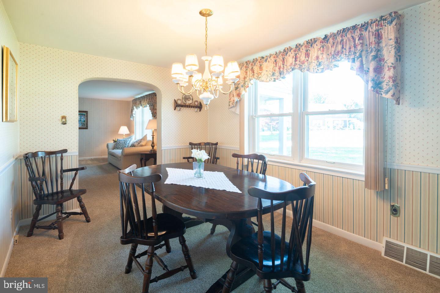 629 Dutton Circle Springfield, PA 19064 - Photo 7 of 30 Gallery Image 7