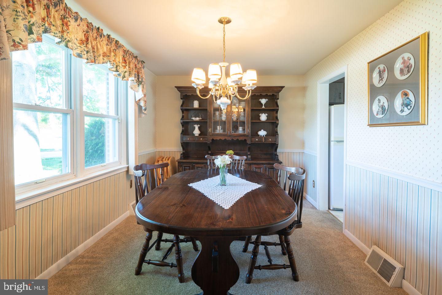 629 Dutton Circle Springfield, PA 19064 - Photo 8 of 30 Gallery Image 8