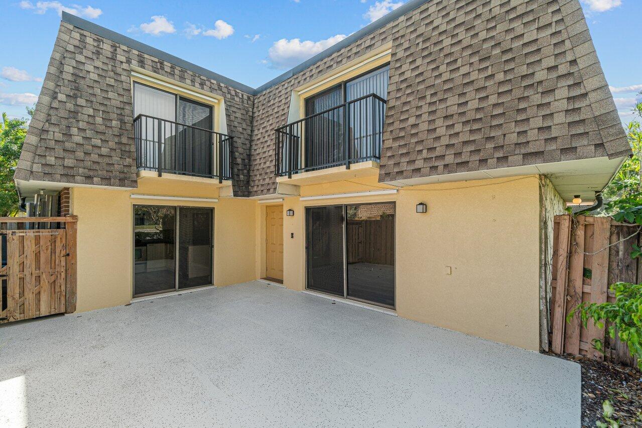 2929 Southwest 22nd Circle, Unit 32B Delray Beach, FL 33445 - Photo 3 of 27