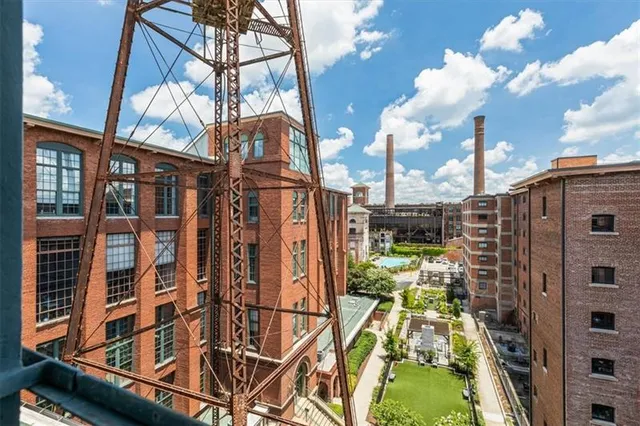 a view of a multi story building