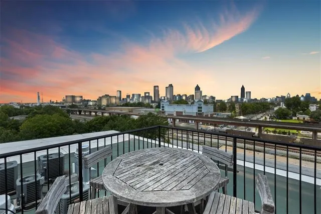 a picture of city view