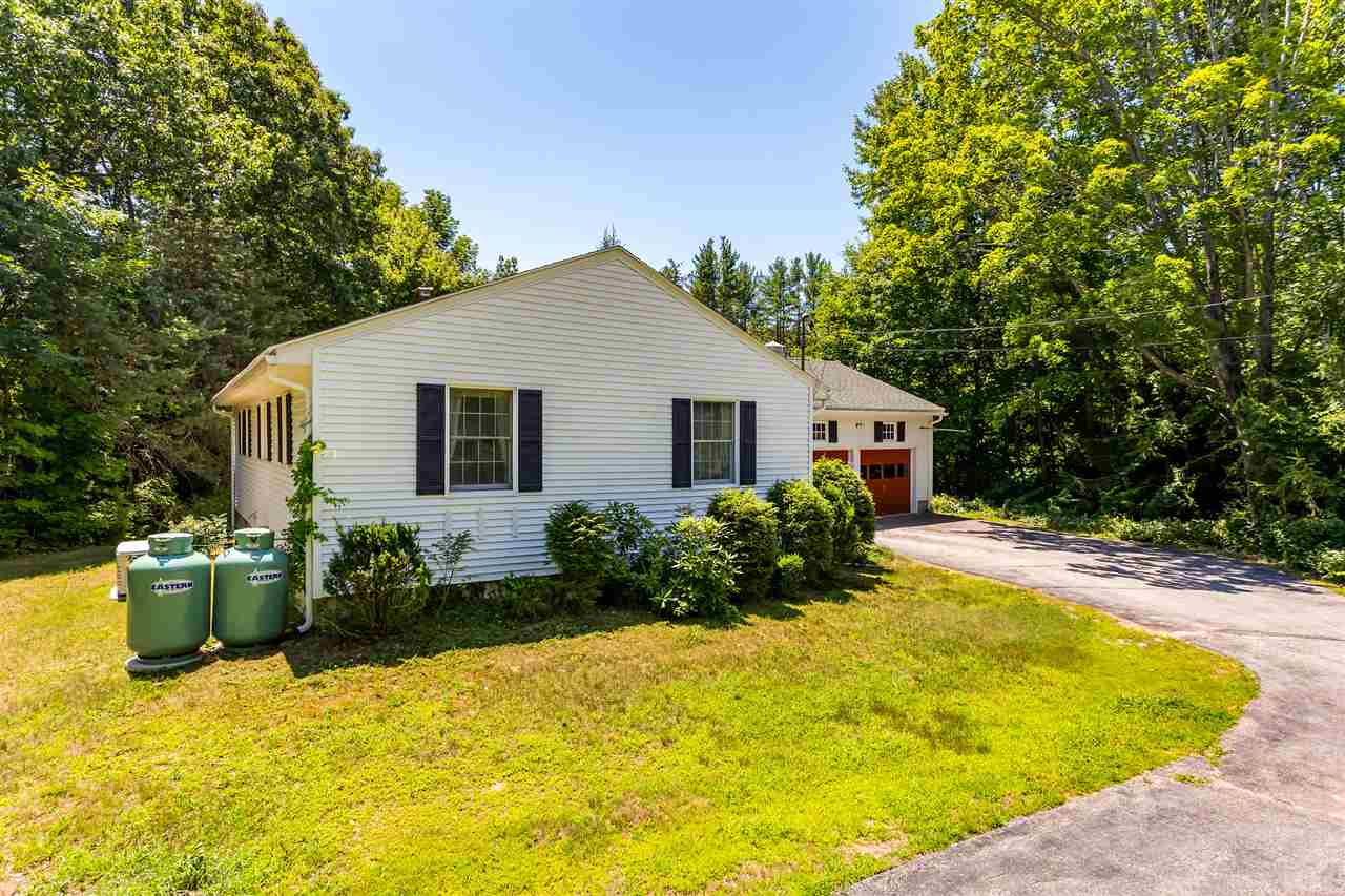 324 Chestnut Hill Road Rochester, NH 03867 - Photo 4 of 40