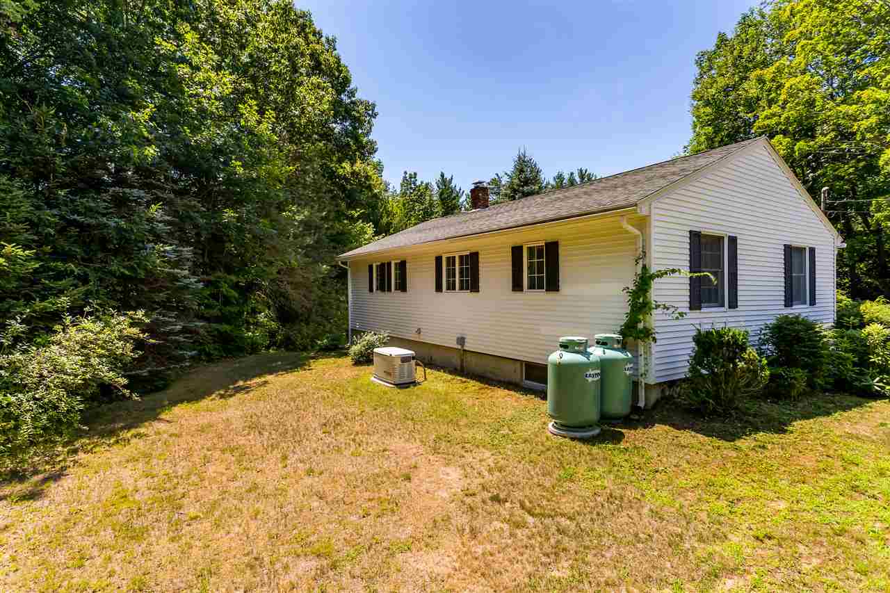 324 Chestnut Hill Road Rochester, NH 03867 - Photo 5 of 40