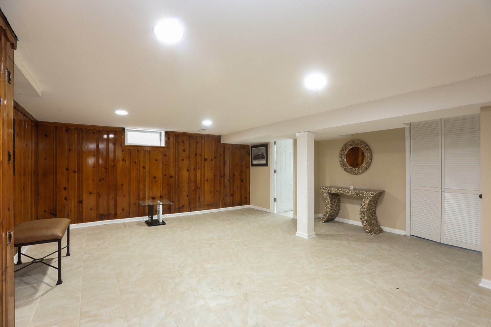 10217 South Prairie Avenue Chicago, IL 60628 - Photo 15 of 23 a view of a room with gym equipment