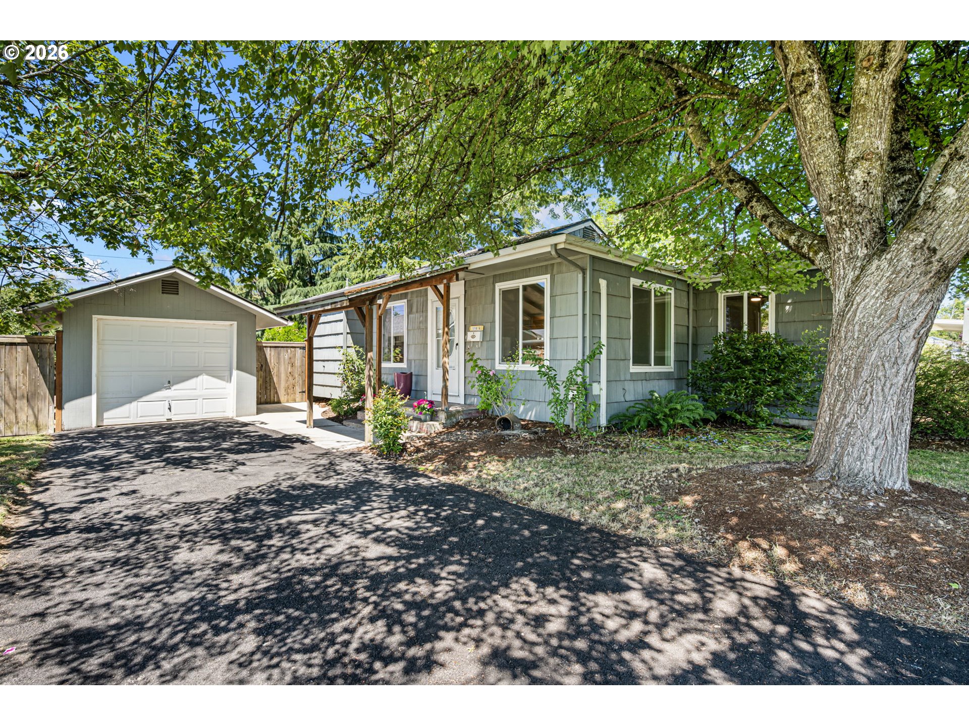 1716 G Street Springfield, OR 97477 - Photo 1 of 28