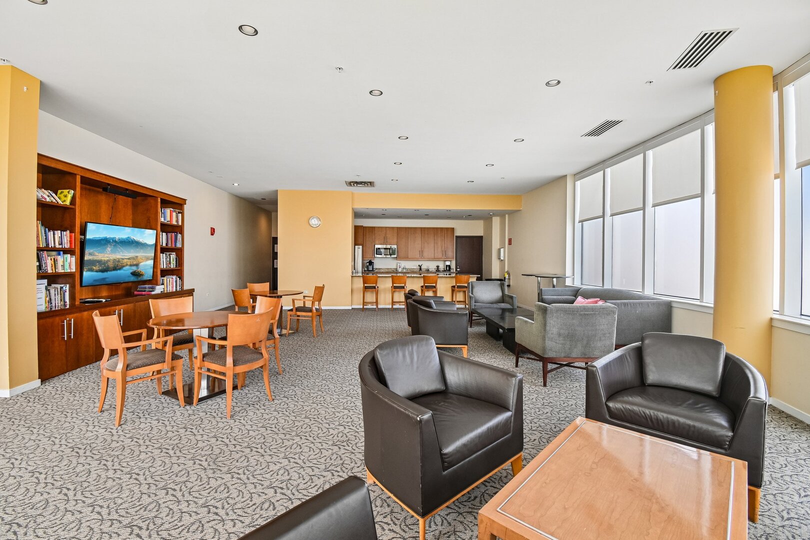 807 Davis Street, Unit 314 Evanston, IL 60201 - Photo 16 of 29