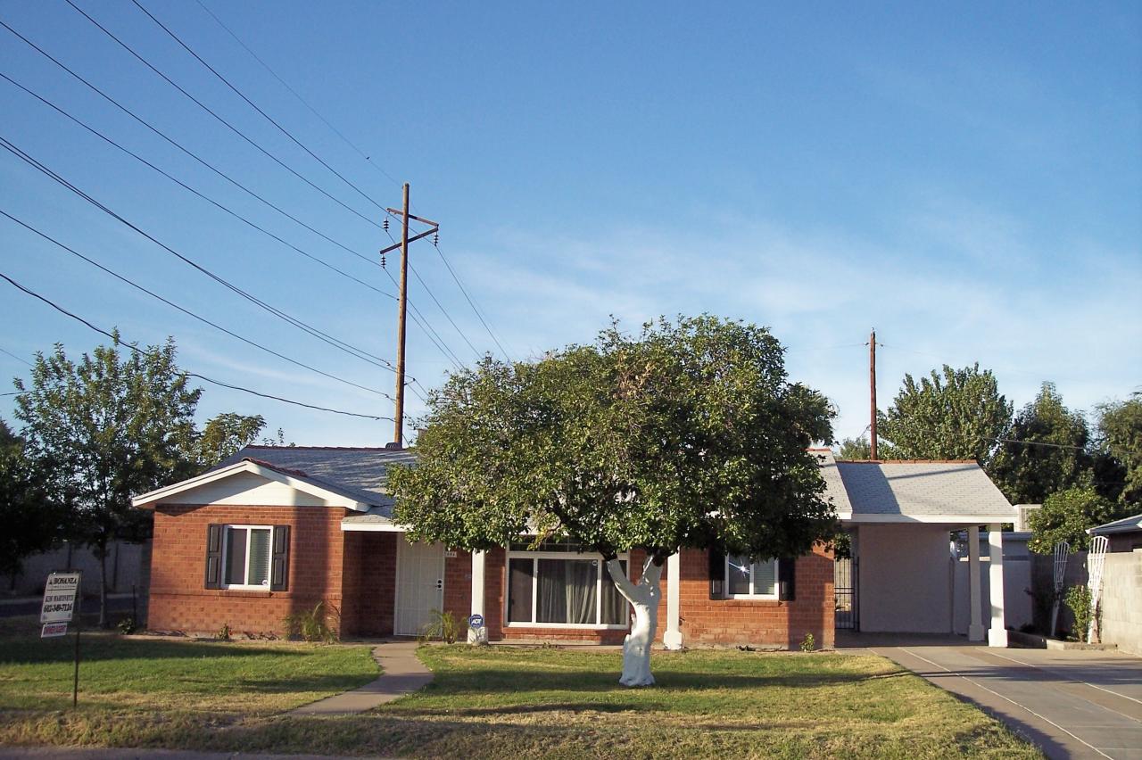 804 East Lawrence Road Phoenix, AZ 85014 - Photo 1 of 11 Front of house