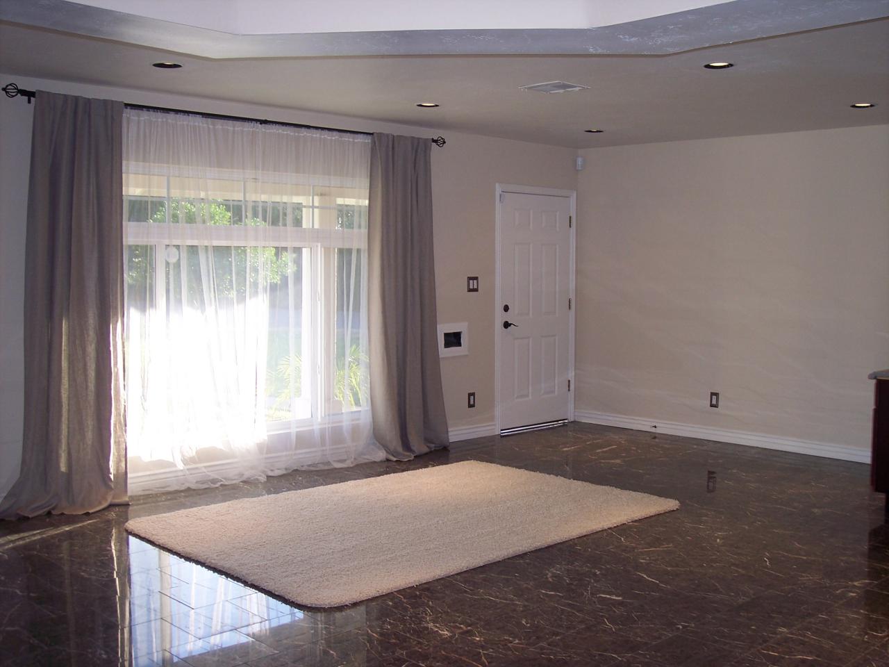 804 East Lawrence Road Phoenix, AZ 85014 - Photo 7 of 11 Living Room