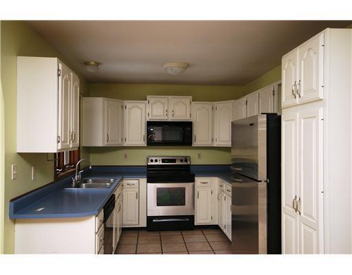 72 Woodland Road Windham, ME 04062 - Photo 3 of 16 Kitchen.