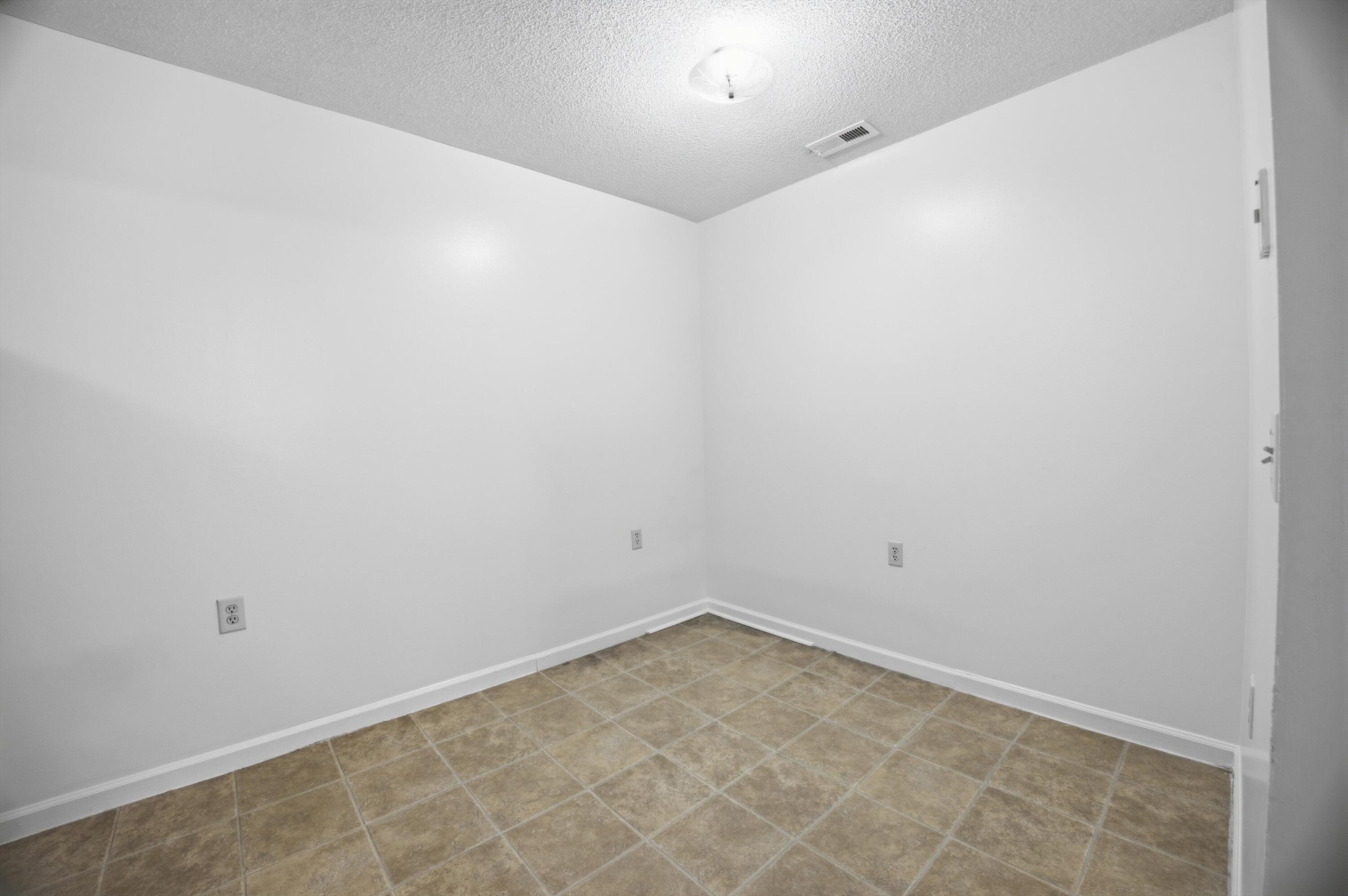 8498 Shawn Ridge Road Harrison, TN 37341 - Photo 33 of 59 Eat in Kitchen