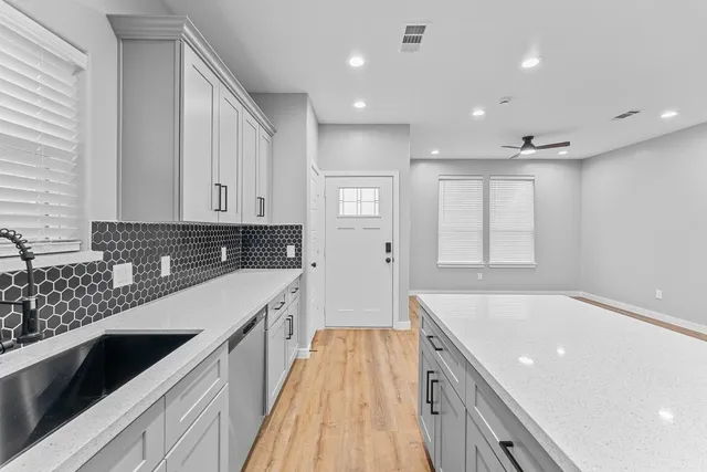 $1,800 | 402 West Stewart Street, Unit A, Willis, TX 77378