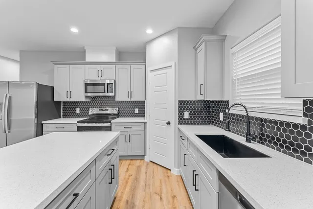 $1,800 | 402 West Stewart Street, Unit A, Willis, TX 77378