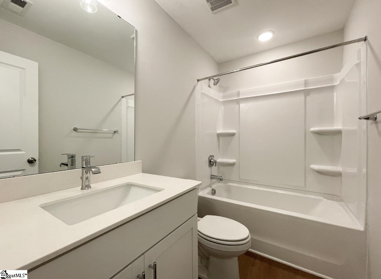 610 Autumn Lake Road Simpsonville, SC 29681 - Photo 4 of 27 Gallery Image 4
