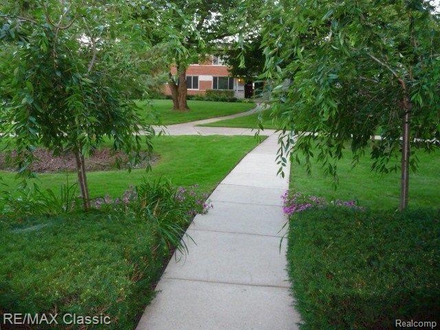 868 North Adams Road, Unit 6 Birmingham, MI 48009 - Photo 5 of 5 front yard