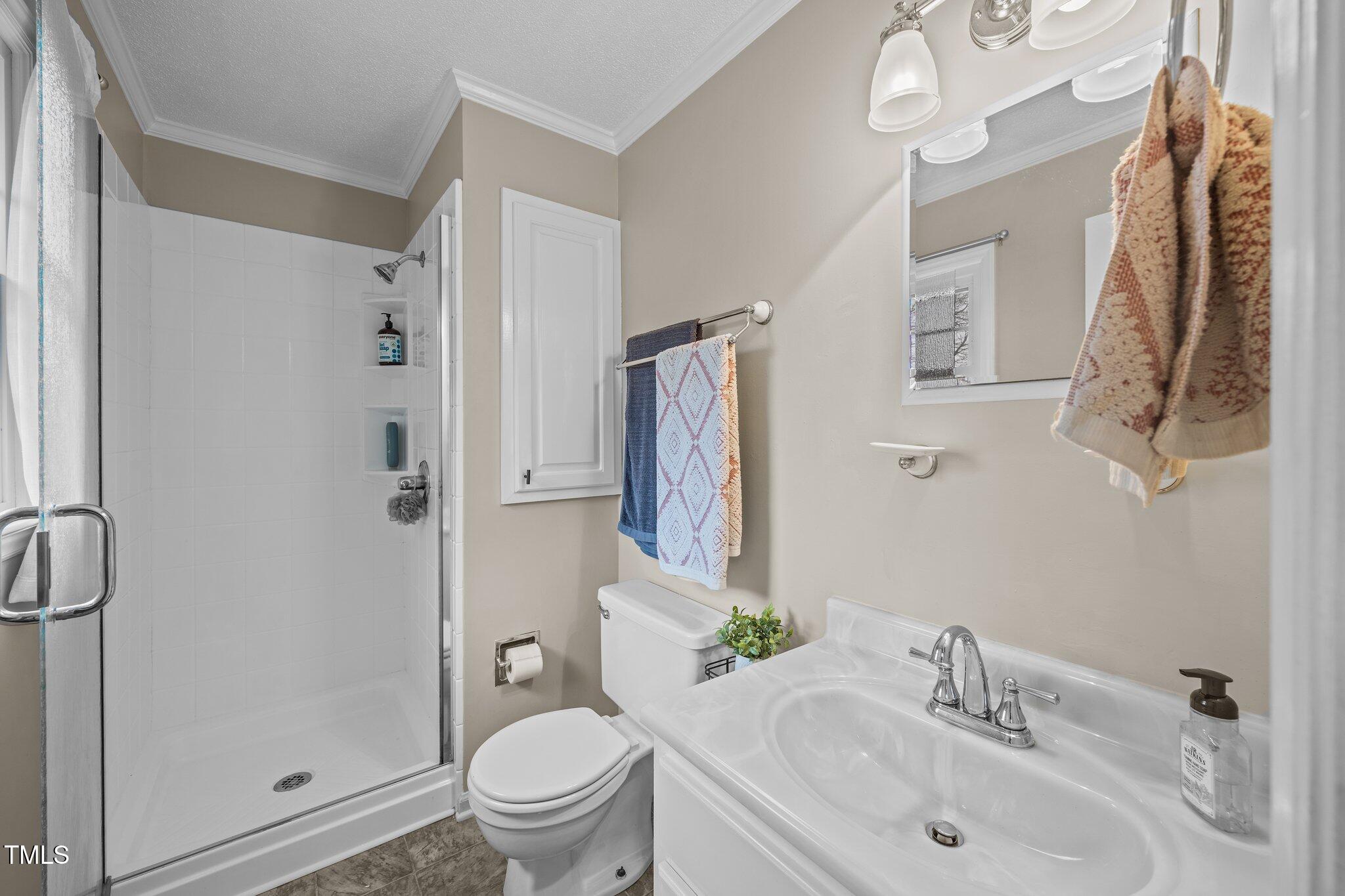 1208 Briarcliff Road Burlington, NC 27215 - Photo 17 of 41 Primary Bedroom Ensuite