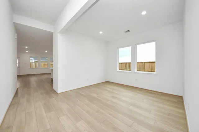 $2,500 | 5615 Buttonbush Court, Rosenberg, TX 77471