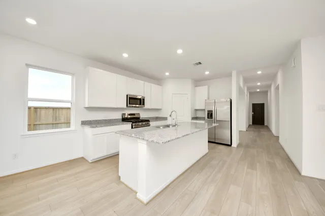 $2,500 | 5615 Buttonbush Court, Rosenberg, TX 77471