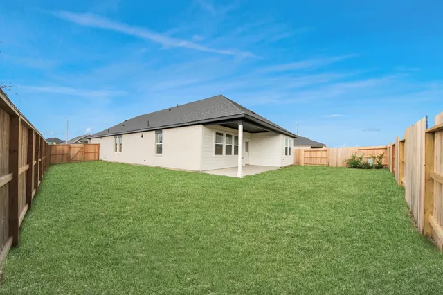 $2,500 | 5615 Buttonbush Court, Rosenberg, TX 77471