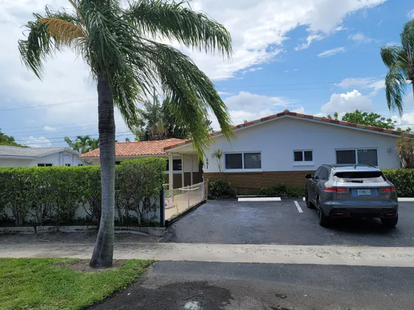 $2,500 | 451 Southeast 1st Avenue, Unit S, Pompano Beach, FL 33060