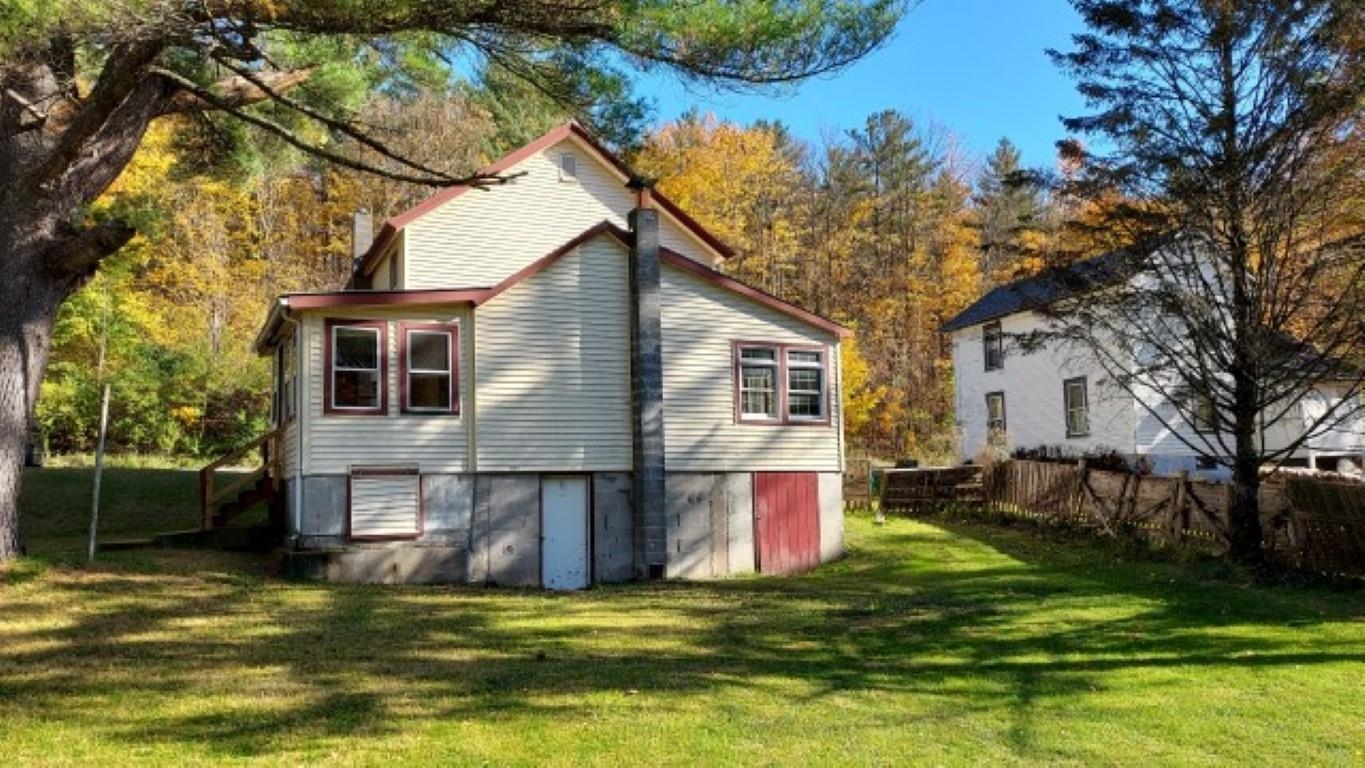 3831 Highway 153 Pawlet, VT 05775 - Photo 9 of 27