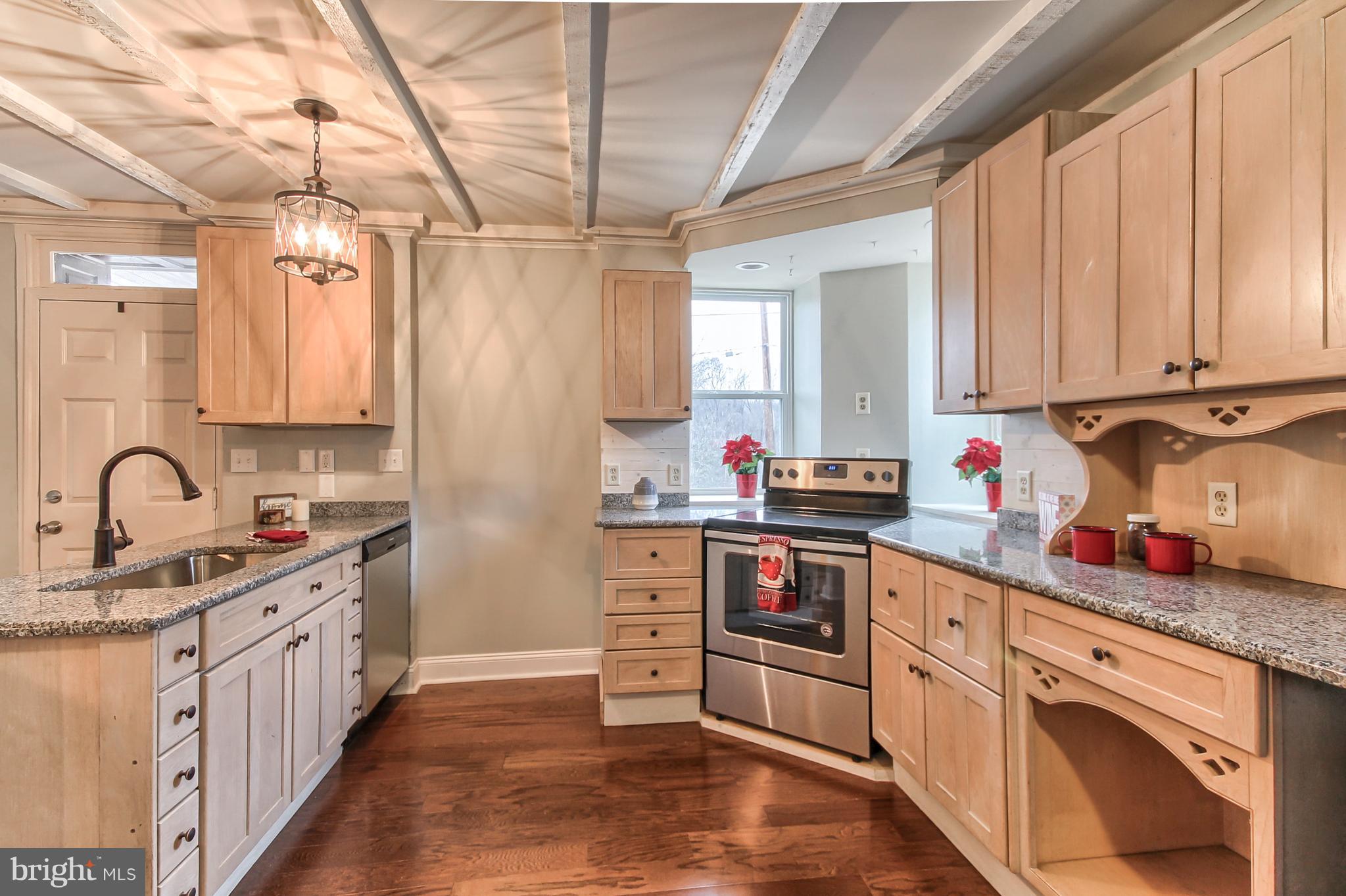 601 East Butter Road York, PA 17406 - Photo 12 of 39
