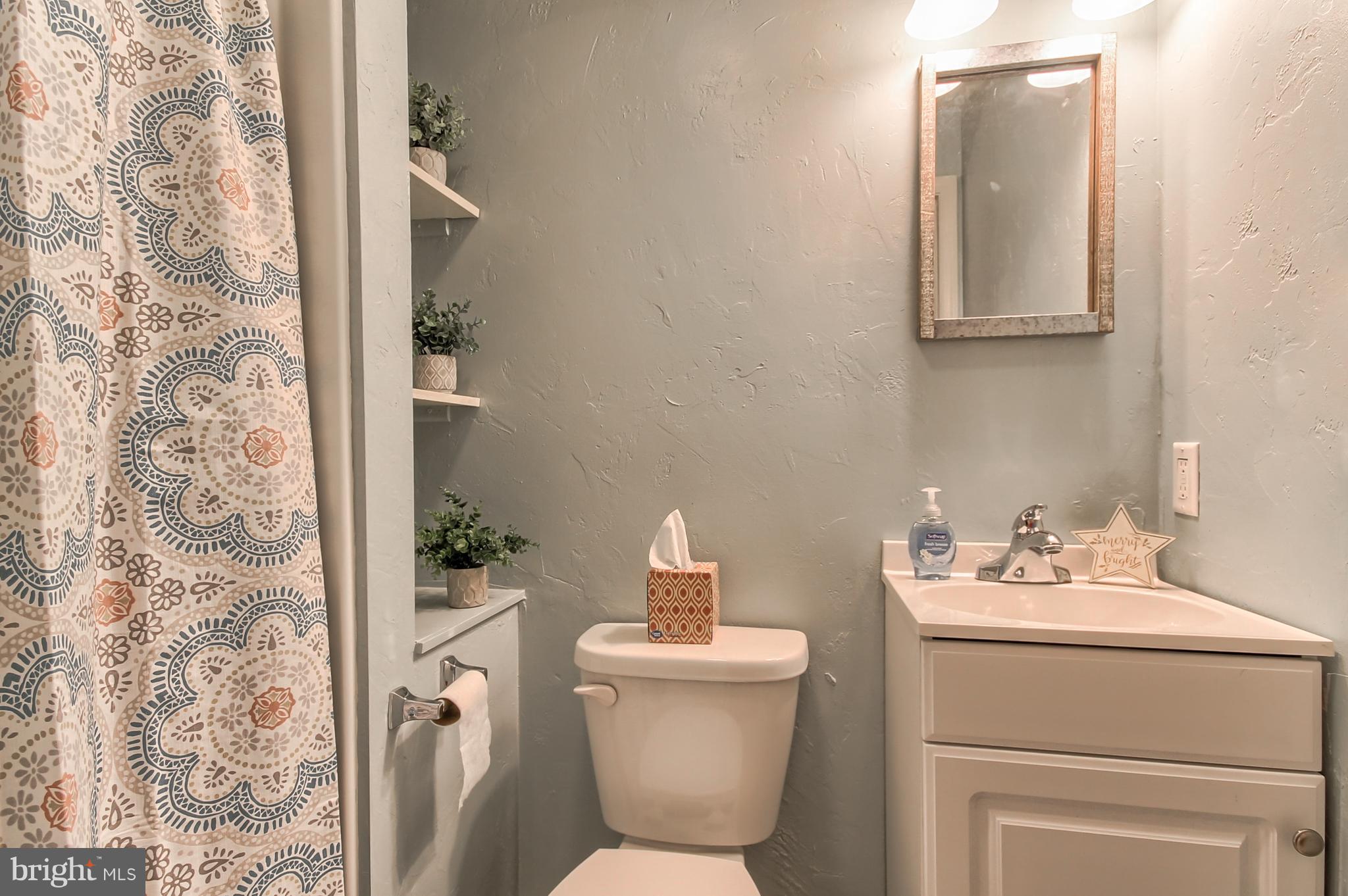 601 East Butter Road York, PA 17406 - Photo 20 of 39