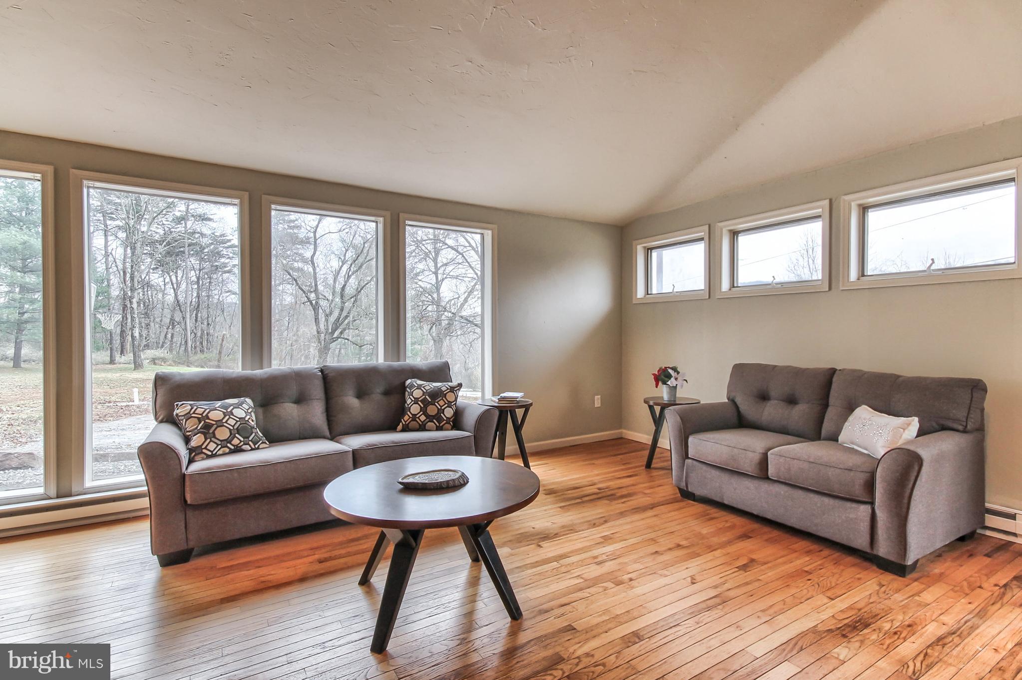 601 East Butter Road York, PA 17406 - Photo 7 of 39