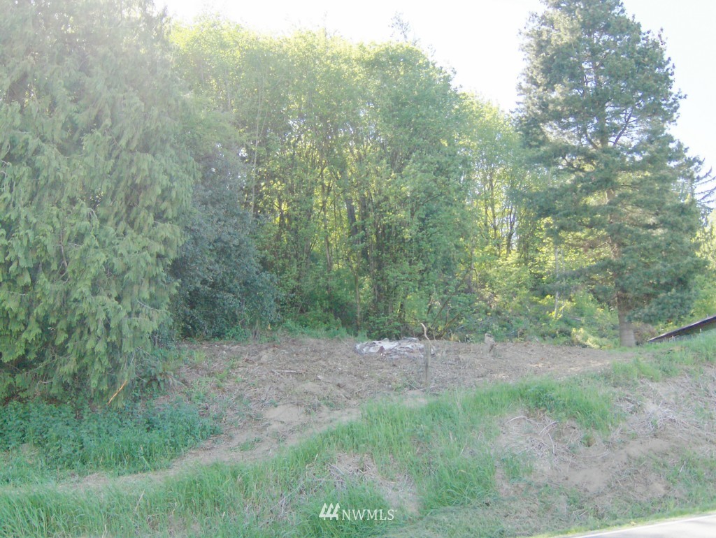 9703 Lowell Larimer Road Everett, WA 98208 - Photo 3 of 4 Gallery Image 3