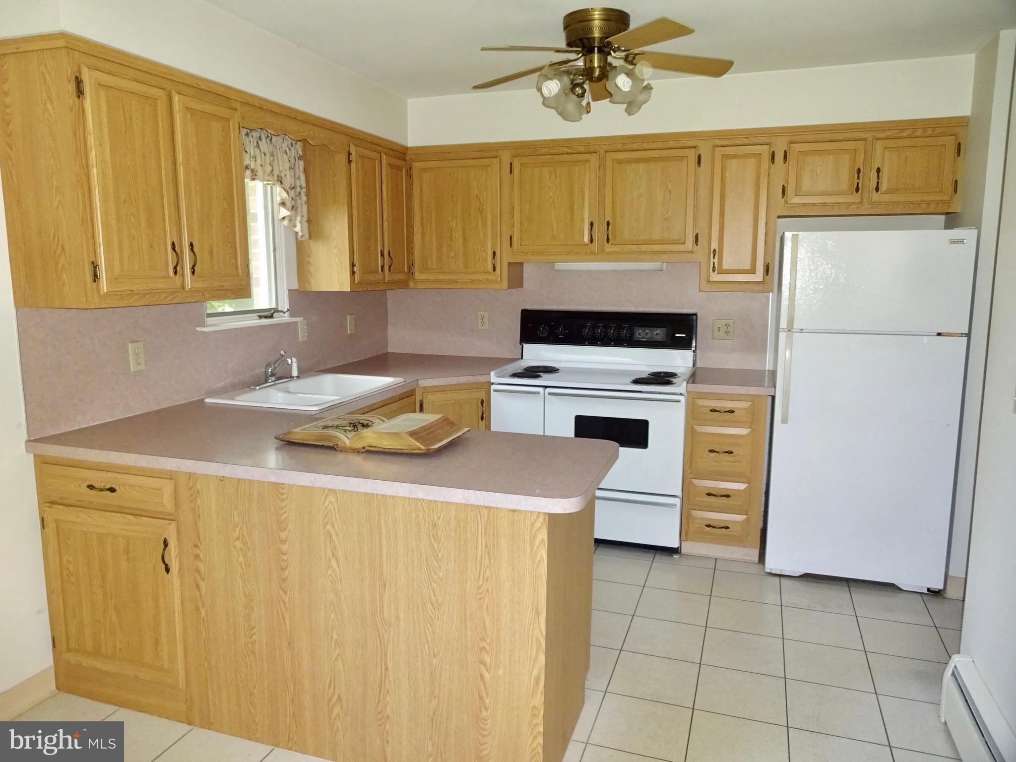 633 Green Valley Road York, PA 17403 - Photo 13 of 46 Gallery Image 13