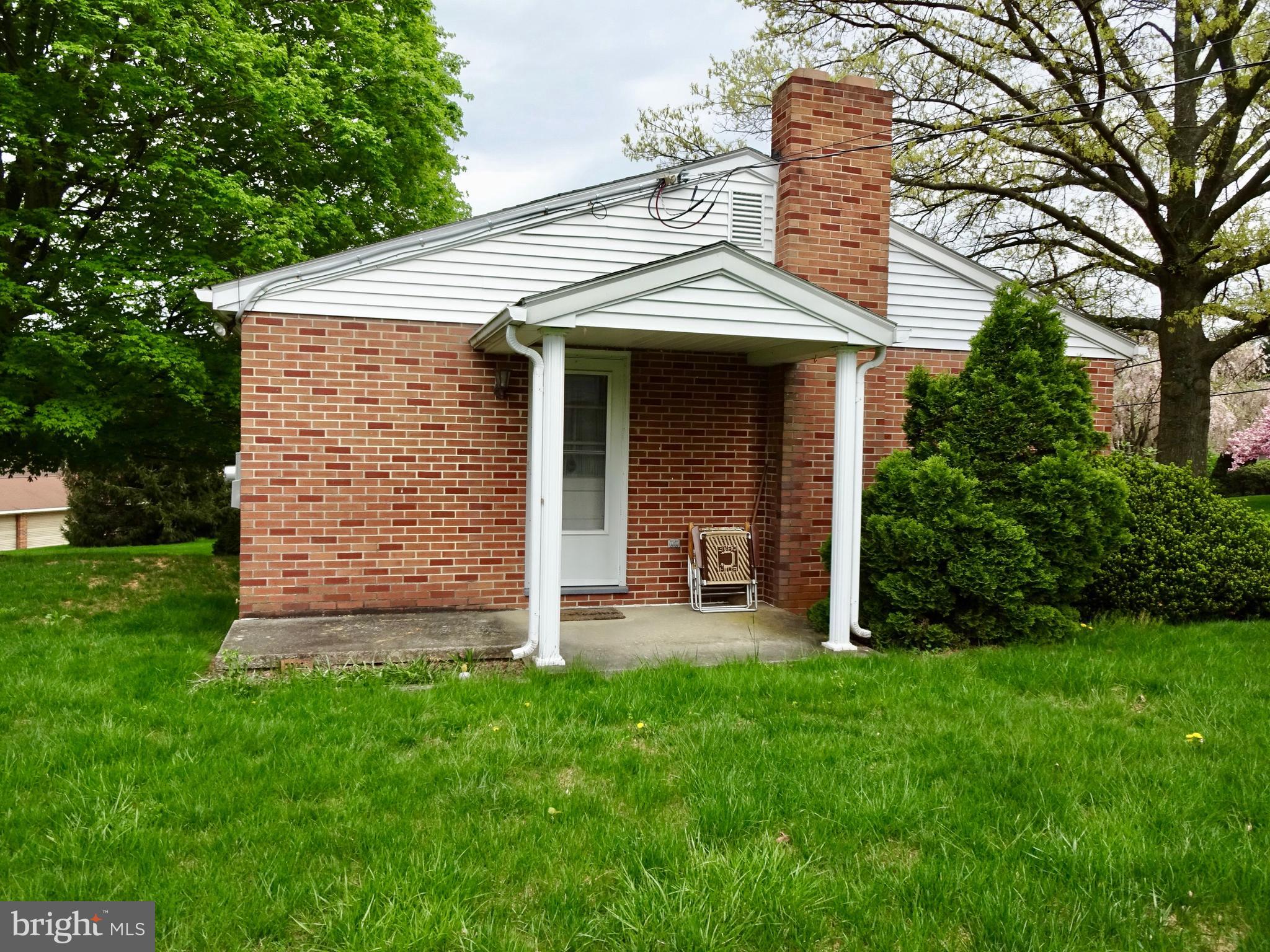 633 Green Valley Road York, PA 17403 - Photo 5 of 46 Gallery Image 5