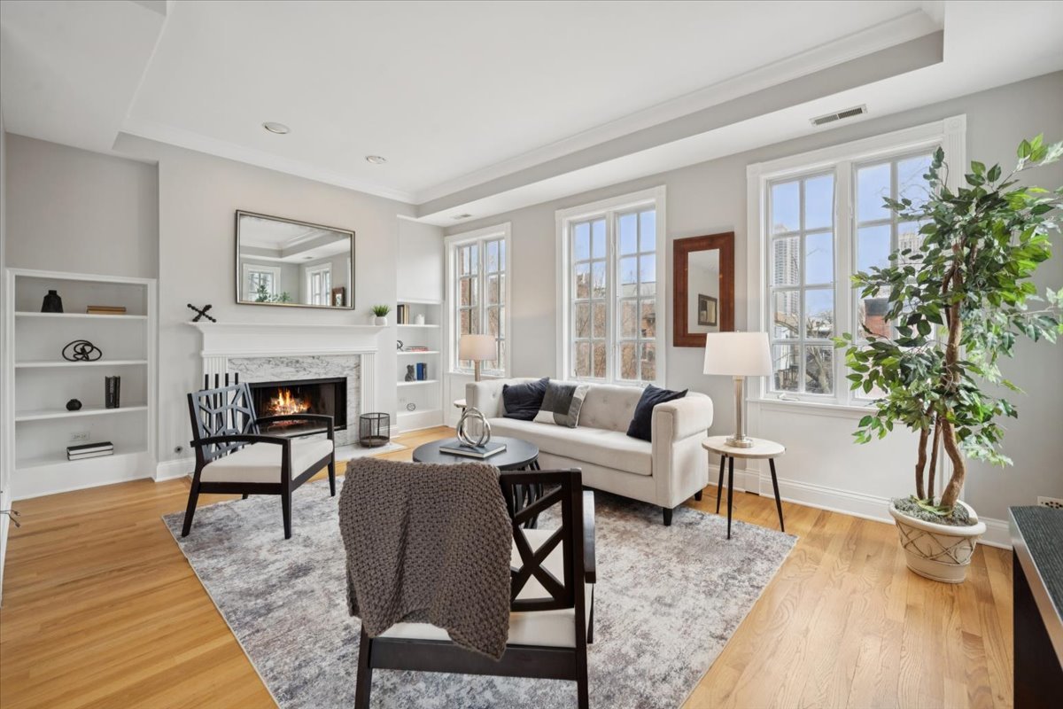 1948 North Mohawk Street, Unit D Chicago, IL 60614 - Photo 13 of 36