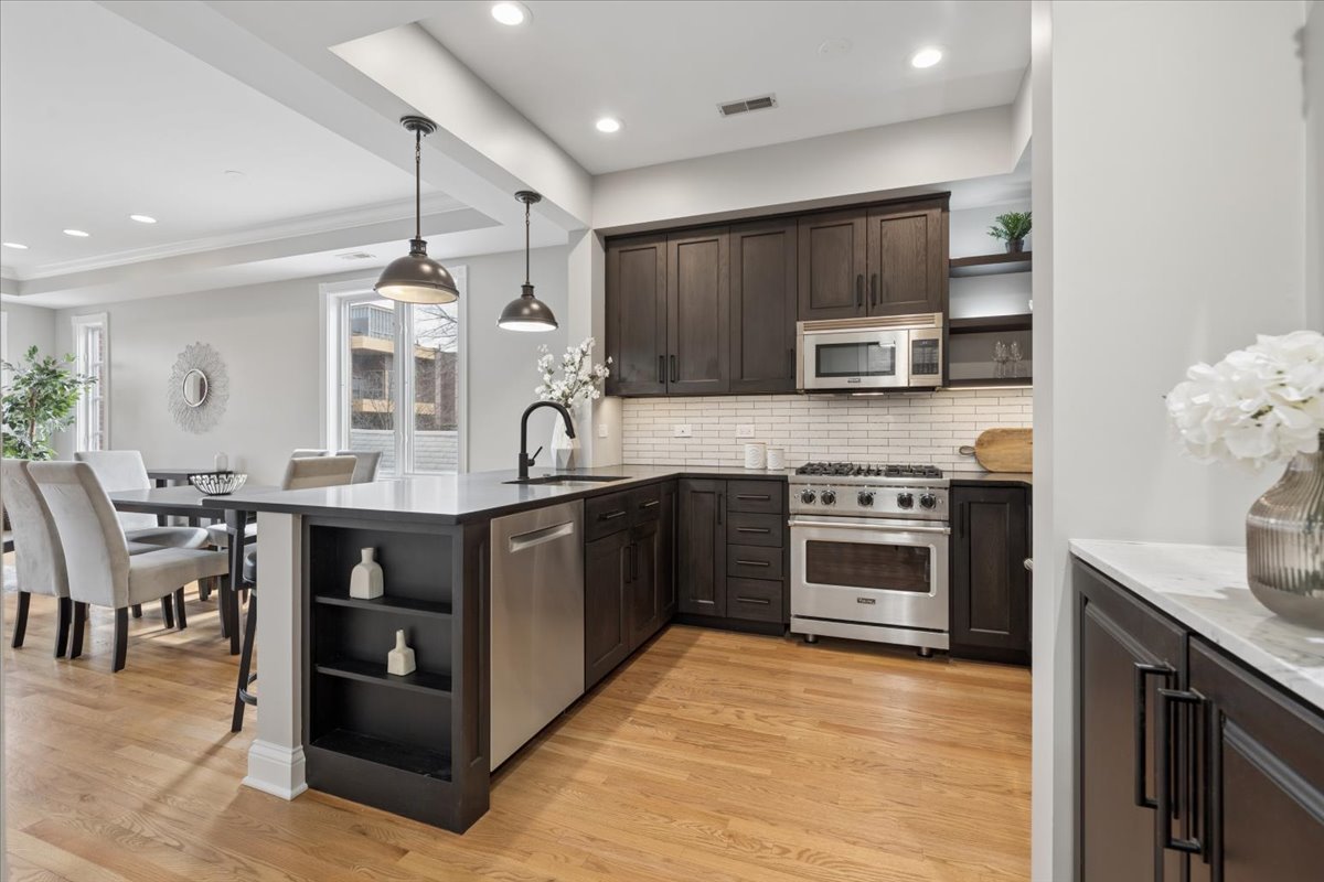 1948 North Mohawk Street, Unit D Chicago, IL 60614 - Photo 5 of 36