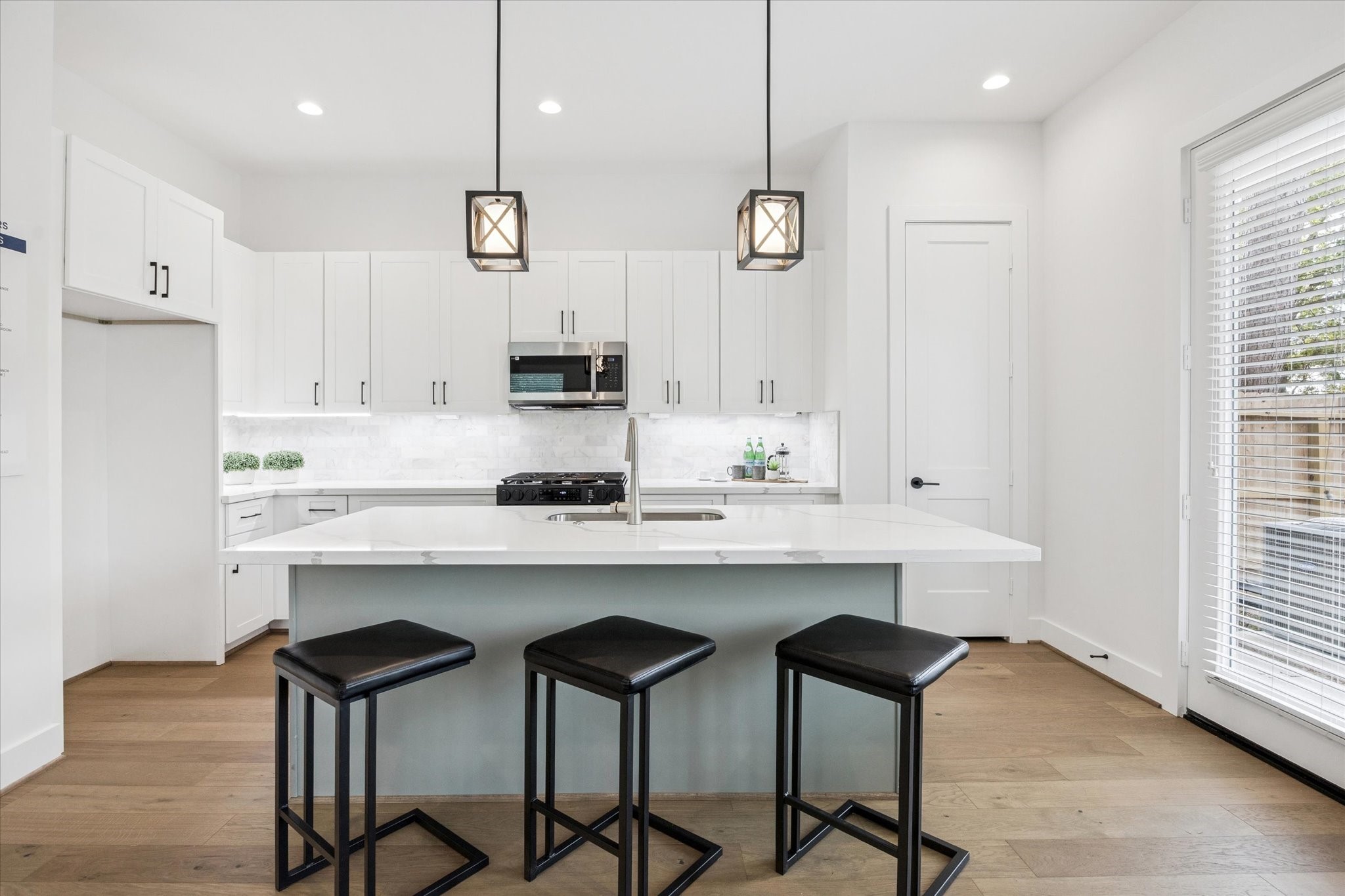 1824 West Tidwell Road Houston, TX 77091 - Photo 8 of 44 Photos are of the model home within the community * not of actual home*