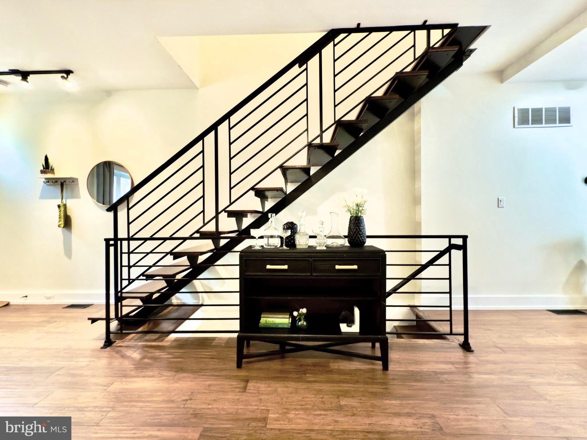 637 Cross Street Philadelphia, PA 19147 - Photo 11 of 28 a view of entryway and hall