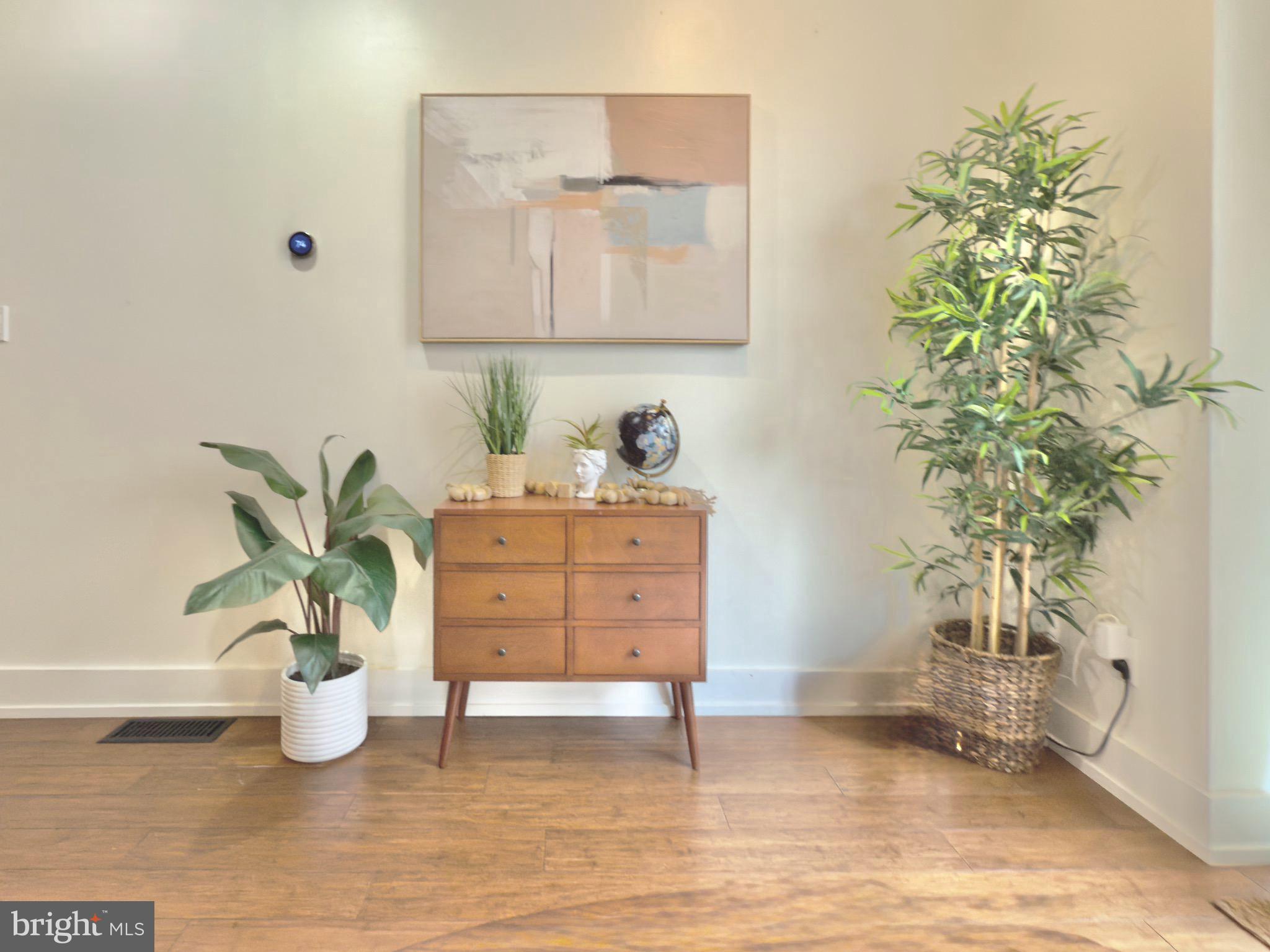 637 Cross Street Philadelphia, PA 19147 - Photo 15 of 28 a view of table and chair with potted plant